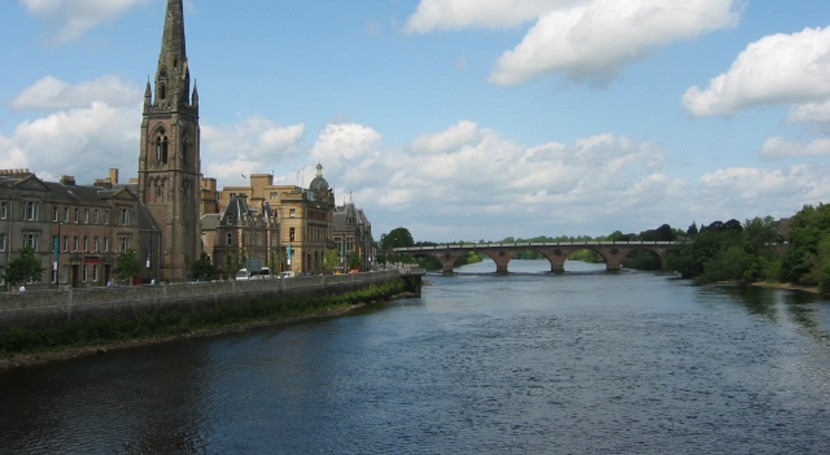 What is the longest river in Scotland?