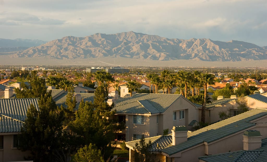 Discover the Largest Cities in Nevada (By Population, Total Area, and Economic Impact)