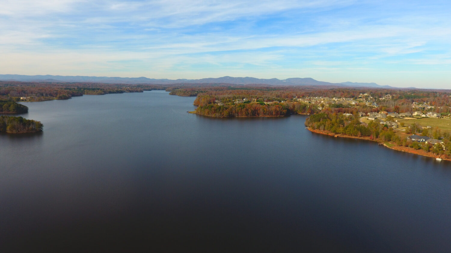 Remote lakes in south carolina to fish and swim