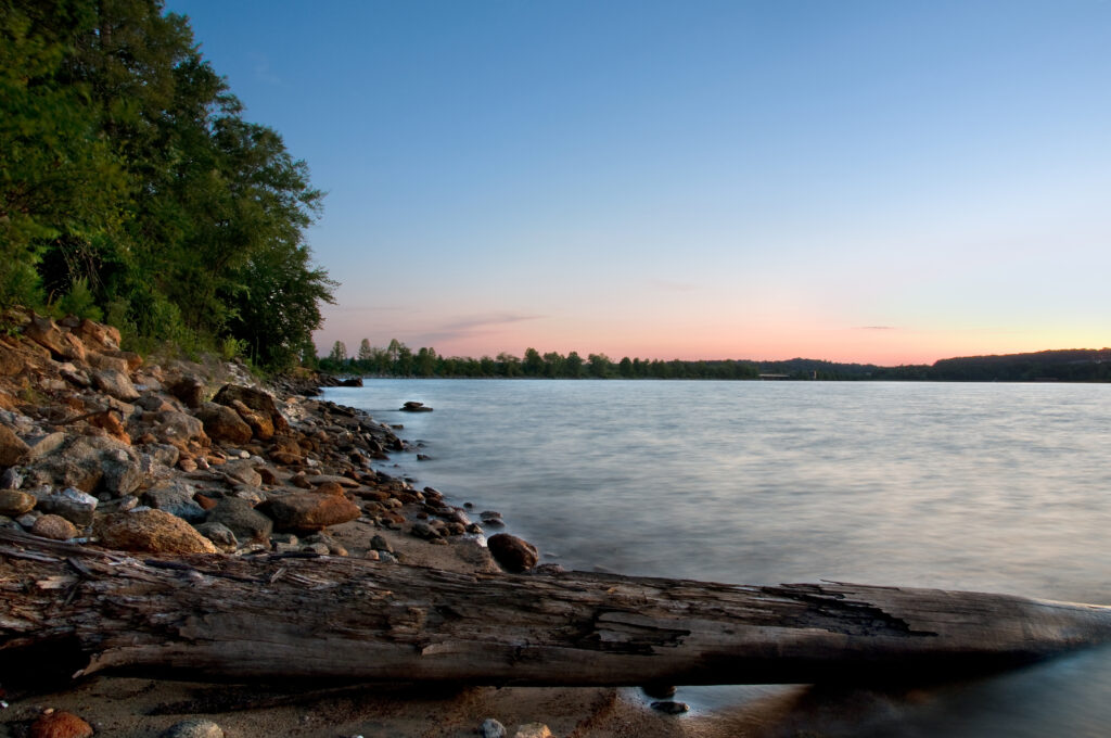 Remote lakes in south carolina to fish and swim