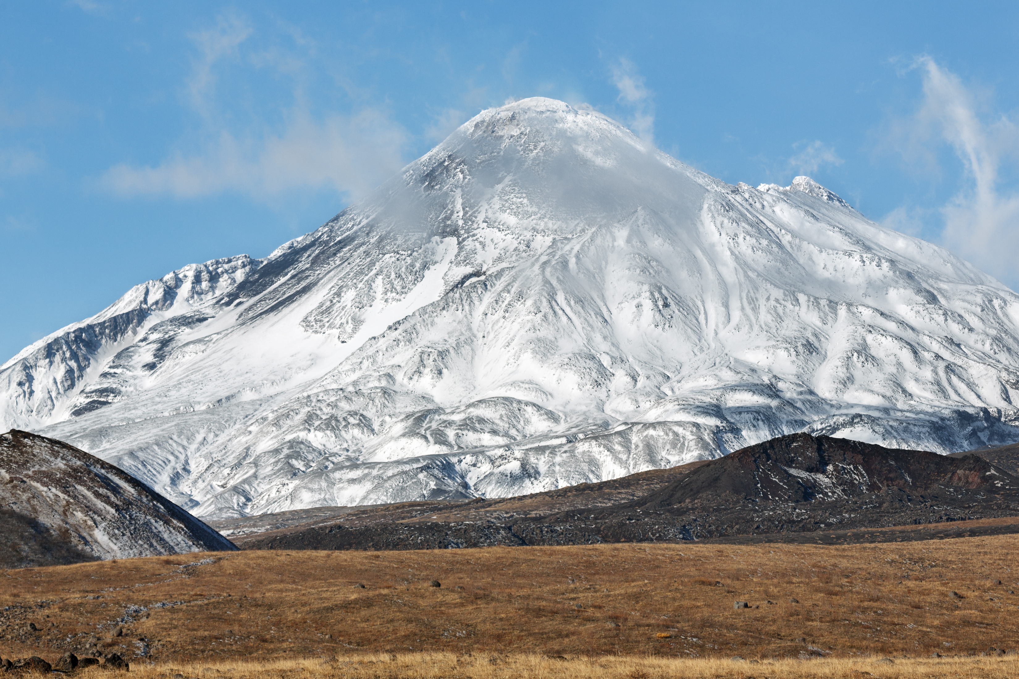 Discover the 10 Largest Volcanoes in Russia