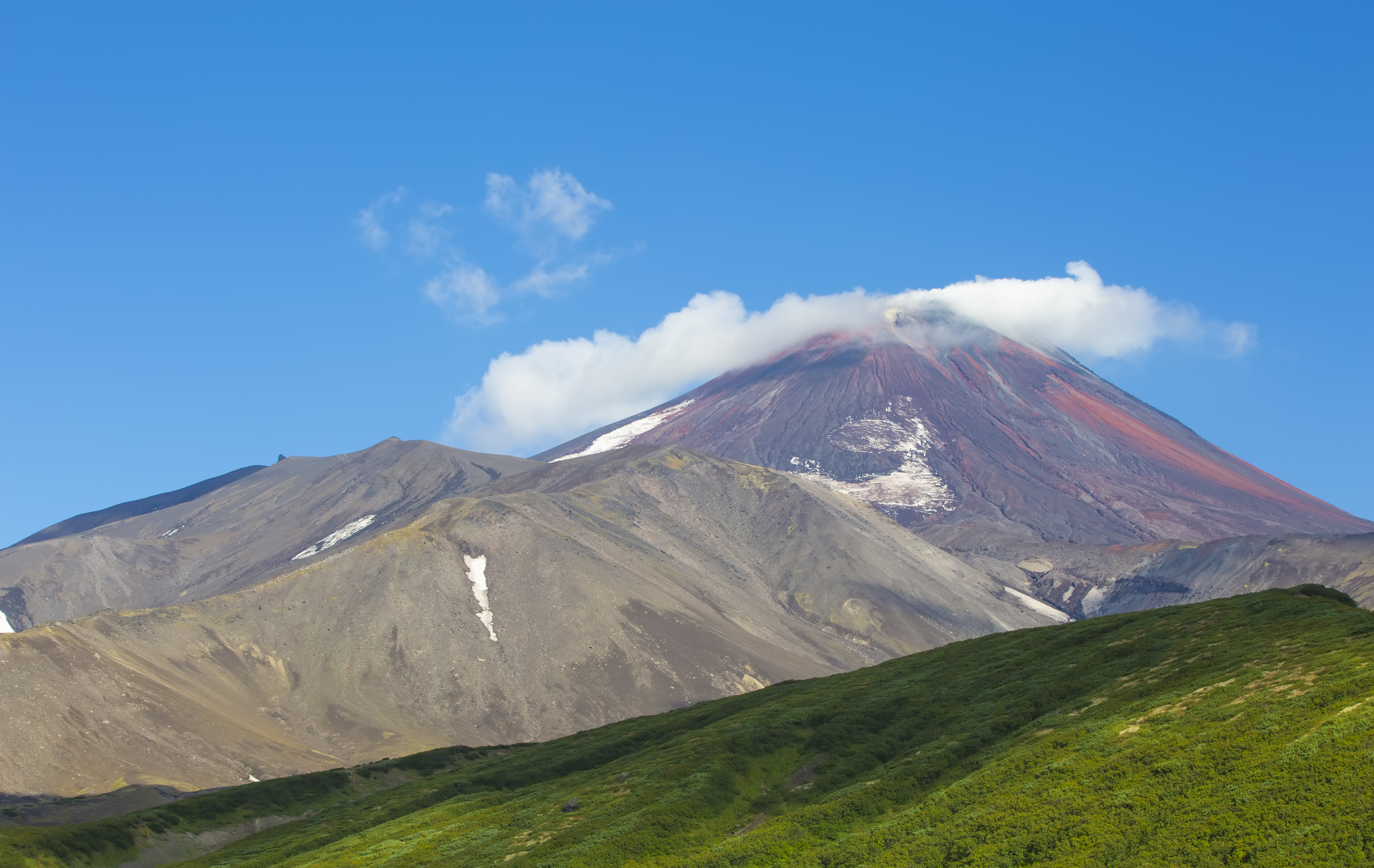 Discover the 10 Largest Volcanoes in Russia