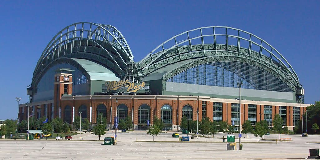 Discover the Top 3 Biggest Stadiums in Wisconsin