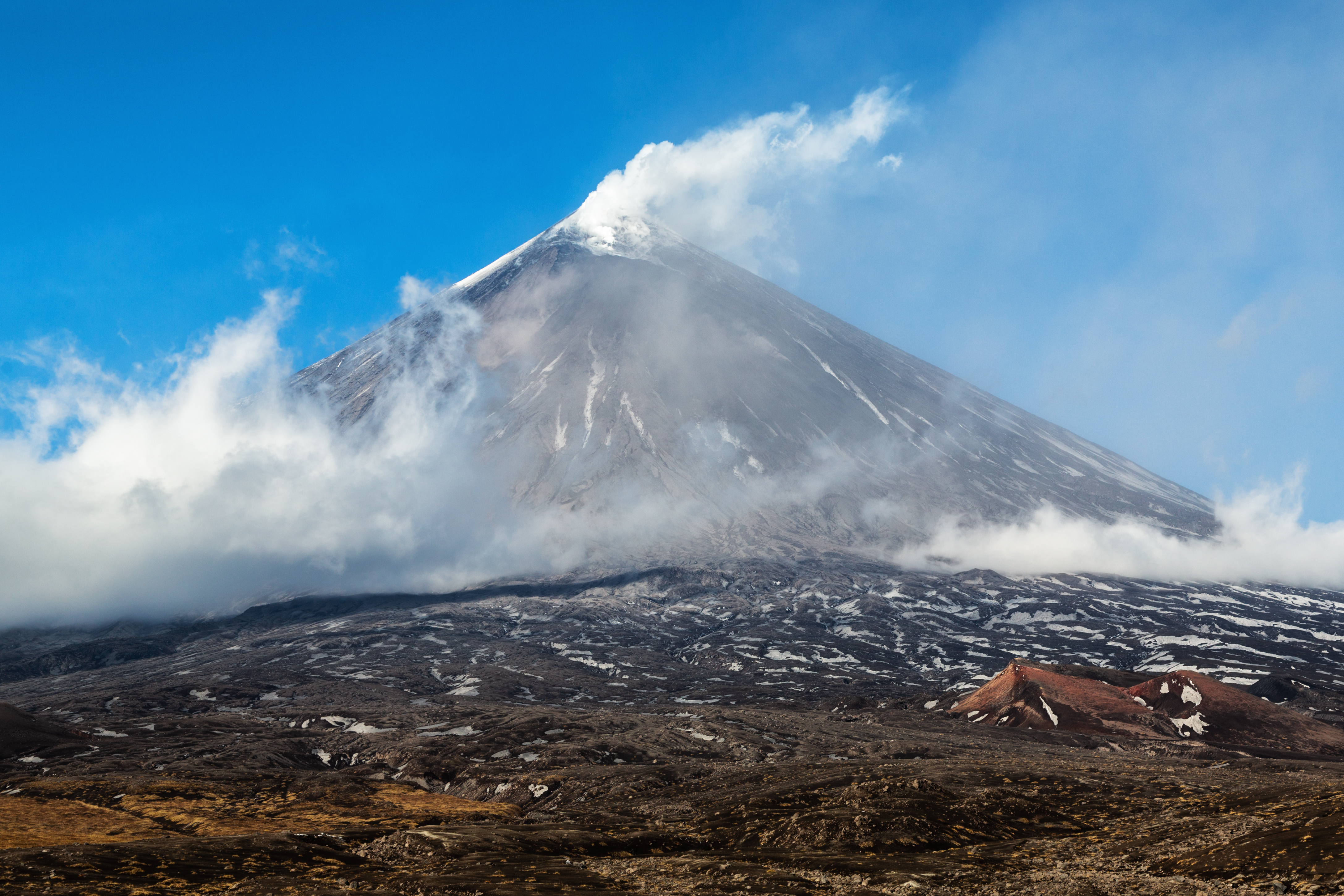 Discover the 10 Largest Volcanoes in Russia