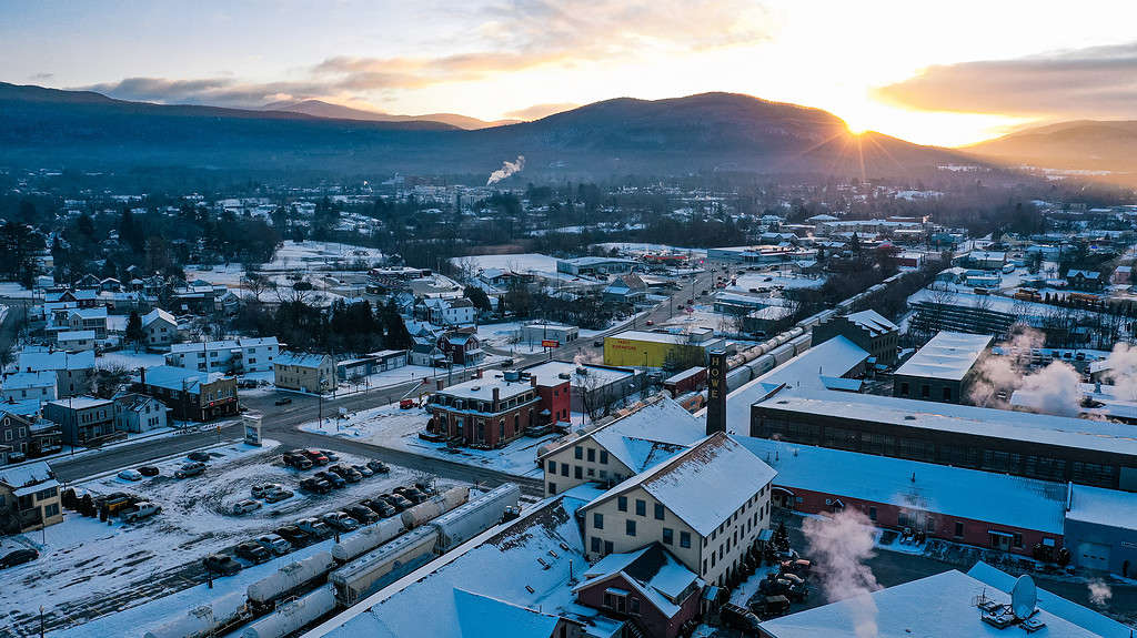 Discover the Largest Cities in Vermont (By Population, Total Area, and Economic Impact)