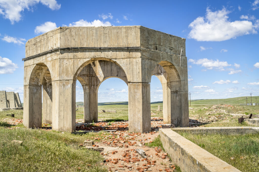 15 Abandoned and Forgotten Ghost Towns in Nebraska