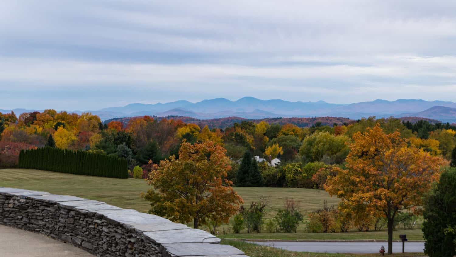 Discover the Largest Cities in Vermont (By Population, Total Area, and Economic Impact)