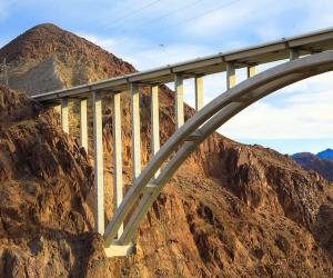 The Scariest Bridge in Arizona Will Have You On the Edge of Your Seat