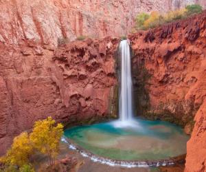 Discover Mooney Falls — The Epic, Towering Waterfall Near the Grand Canyon