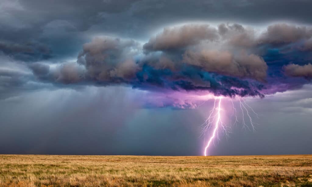 Just How Hot Is Lightning in Fahrenheit?