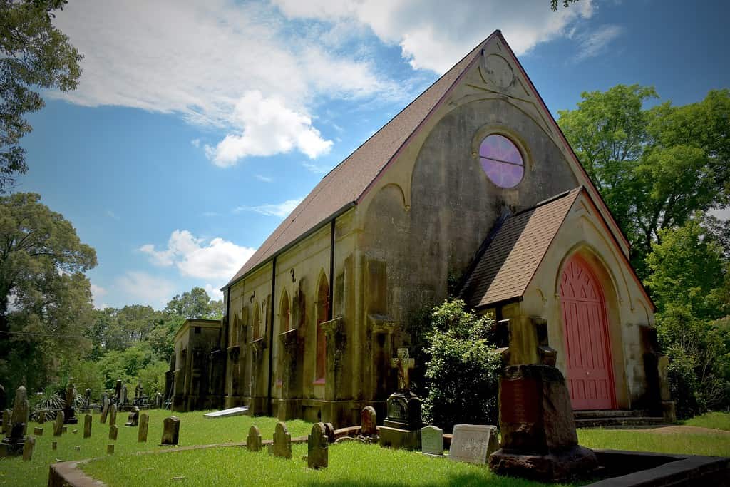 10 Most Beautiful and Awe-Inspiring Churches and Cathedrals in Mississippi