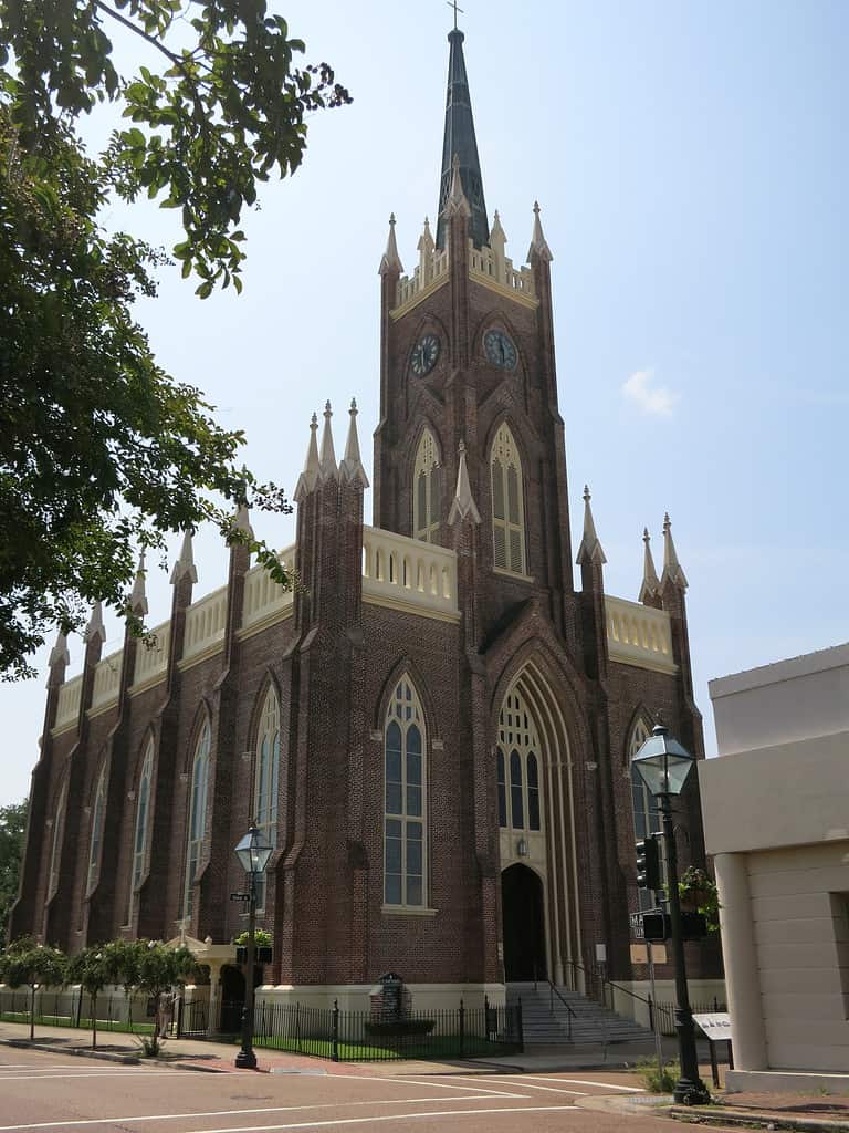 10 Most Beautiful and Awe-Inspiring Churches and Cathedrals in Mississippi