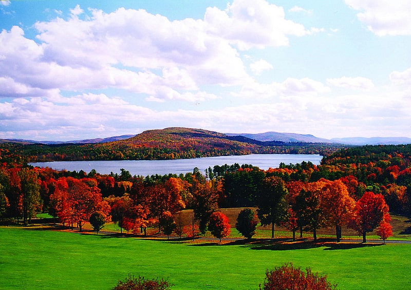 Explore the 5 Best Pumpkin Patches in Massachusetts To Experience Autumn