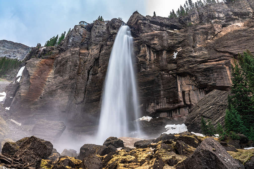 This Video of a Man Taking His Kayak Over a 100-Foot Waterfall Will Put a Pit in Your Stomach