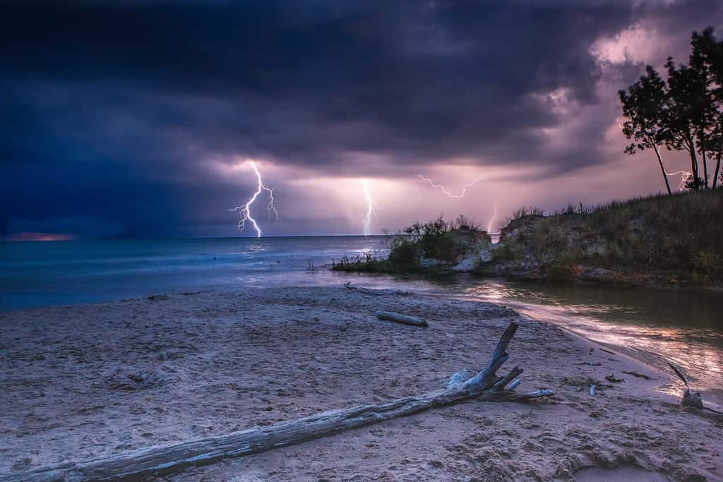 3 Ways To Tell How Far Lightening Is Away From You