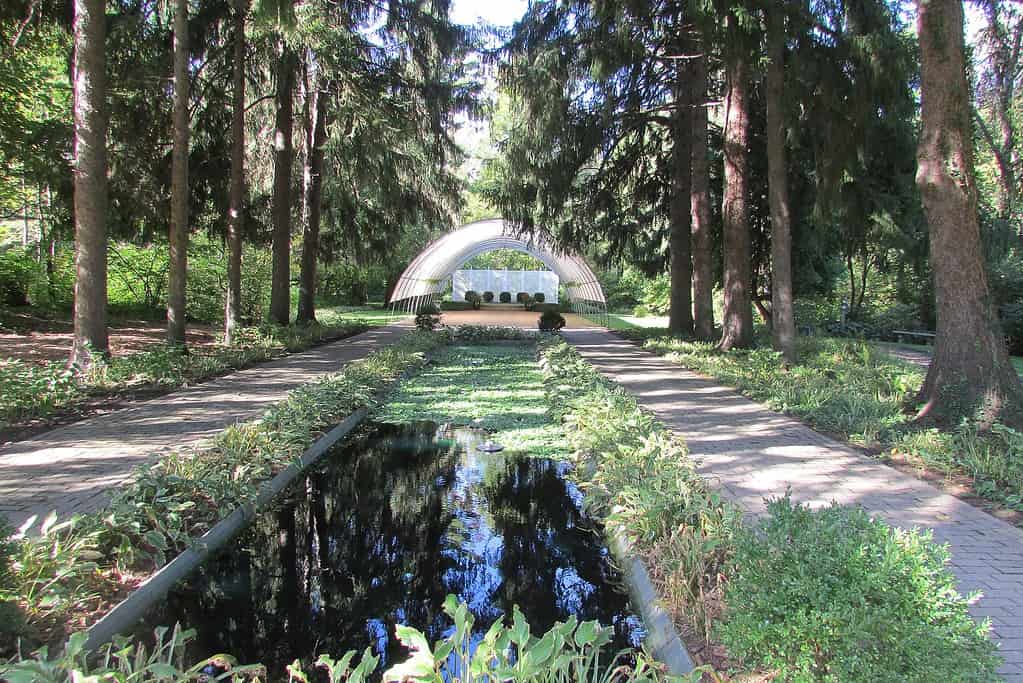 The 12 Best Botanical Gardens in Indiana