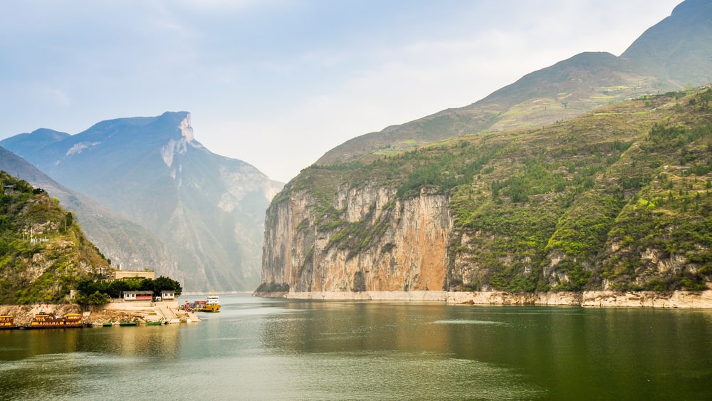 How Long Is the Yangtze River Compared to the Longest Rivers