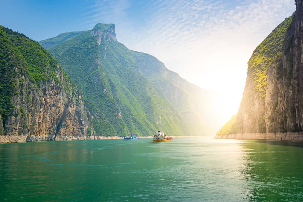 How Long Is the Yangtze River Compared to the Longest Rivers