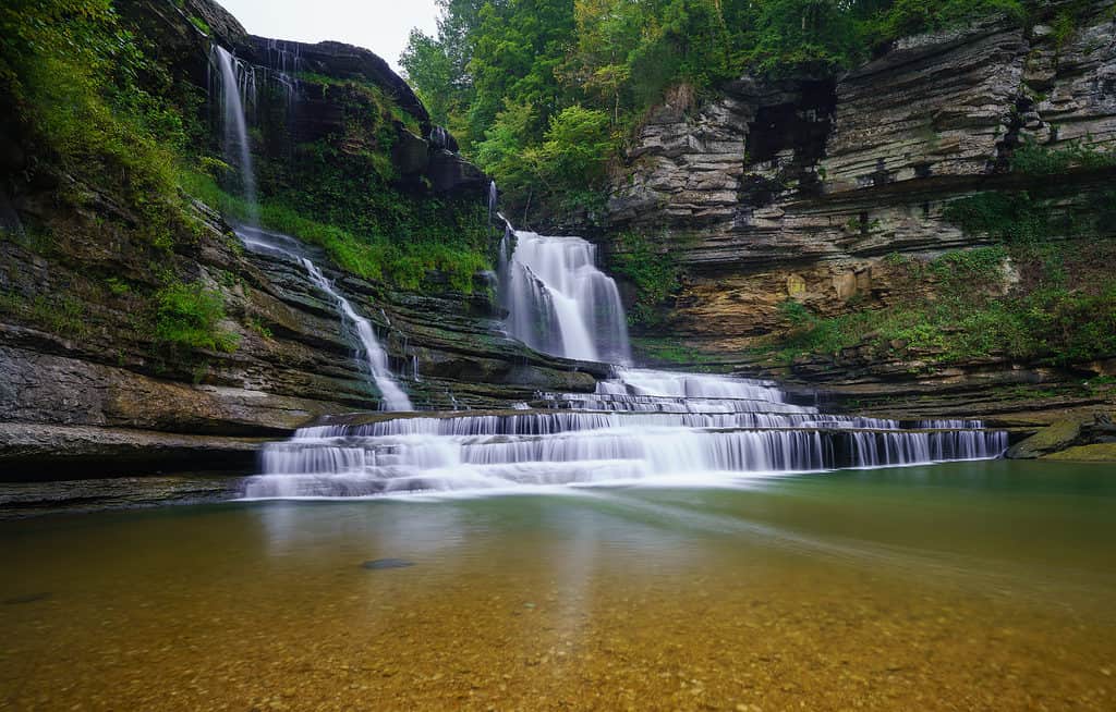 Discover Cummins Falls – One of Tennessee's Most Picturesque Waterfalls