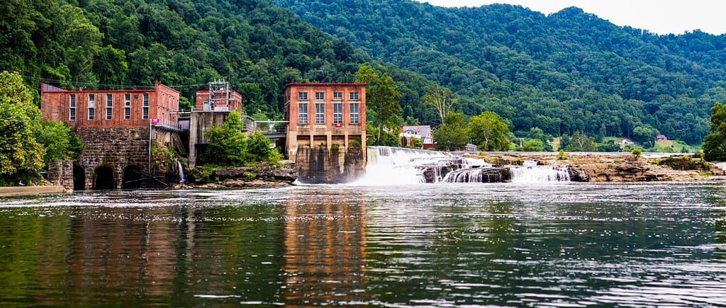 How Wide Is West Virginia? Total Distance from East to West