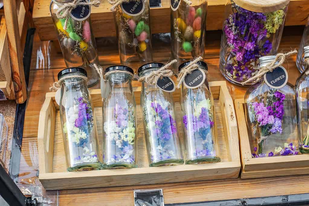 14 Creative Things To Do With Dried Flowers