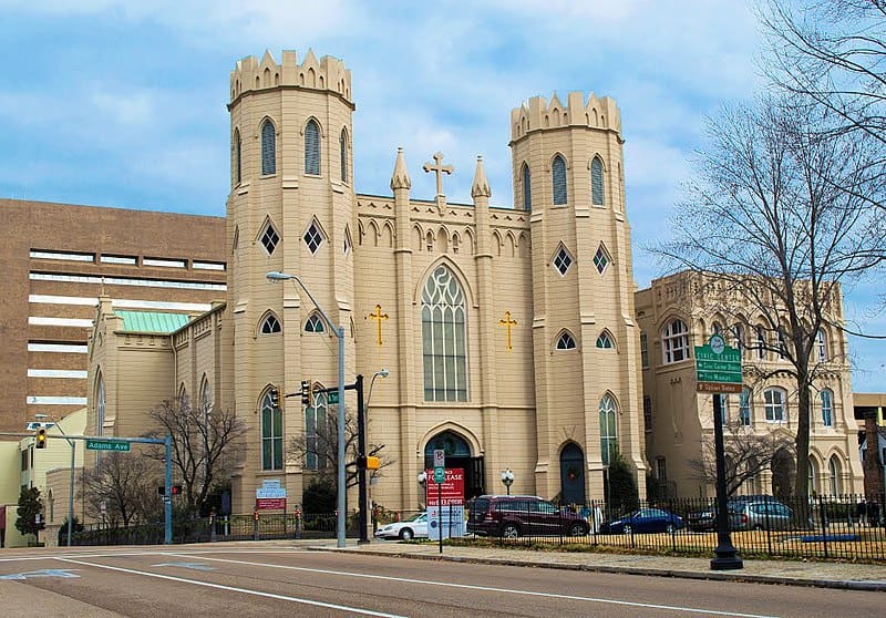 8 Most Beautiful and Awe-Inspiring Churches and Cathedrals in Tennessee