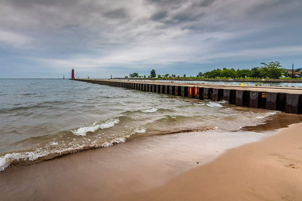 The 8 Biggest Cities Located on the Shores of Lake Michigan