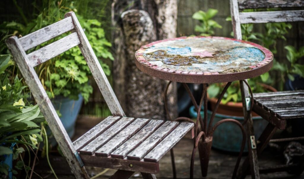 7 Signs You Are Not Taking Proper Care of Your Outdoor Furniture 