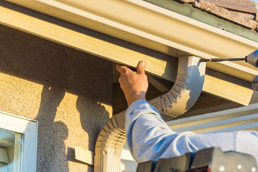 6 Reasons You Should Avoid Aluminum Gutters At All Costs