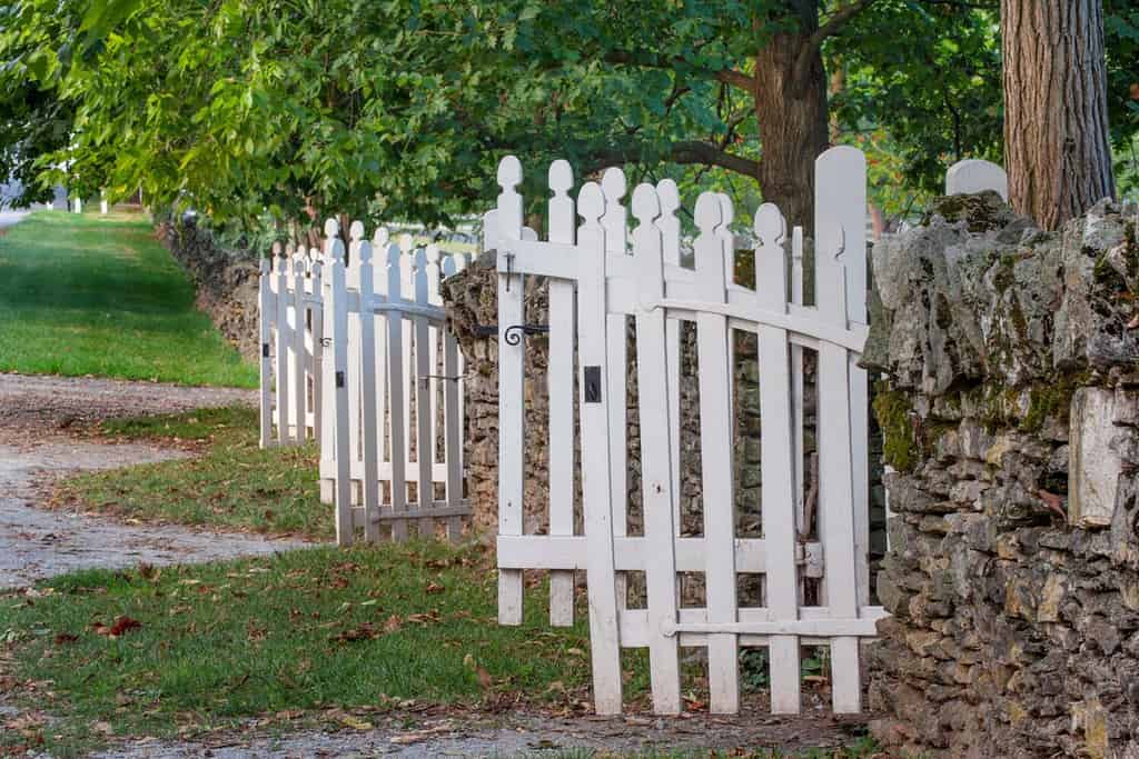 18 Easy Landscaping Ideas You Can Use to Make Your Small Backyard Feel Bigger