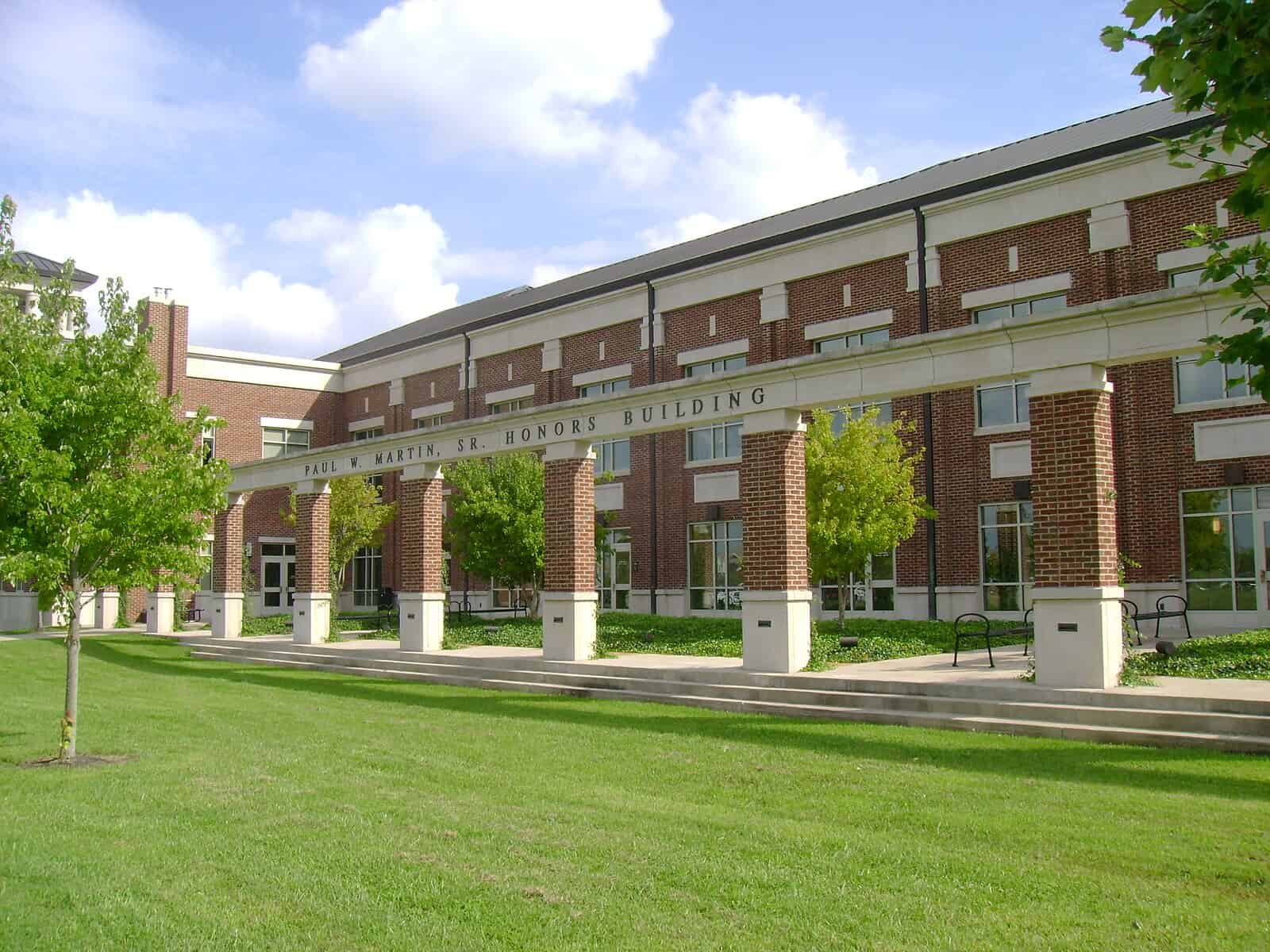 The 11 Largest College Campuses in Tennessee