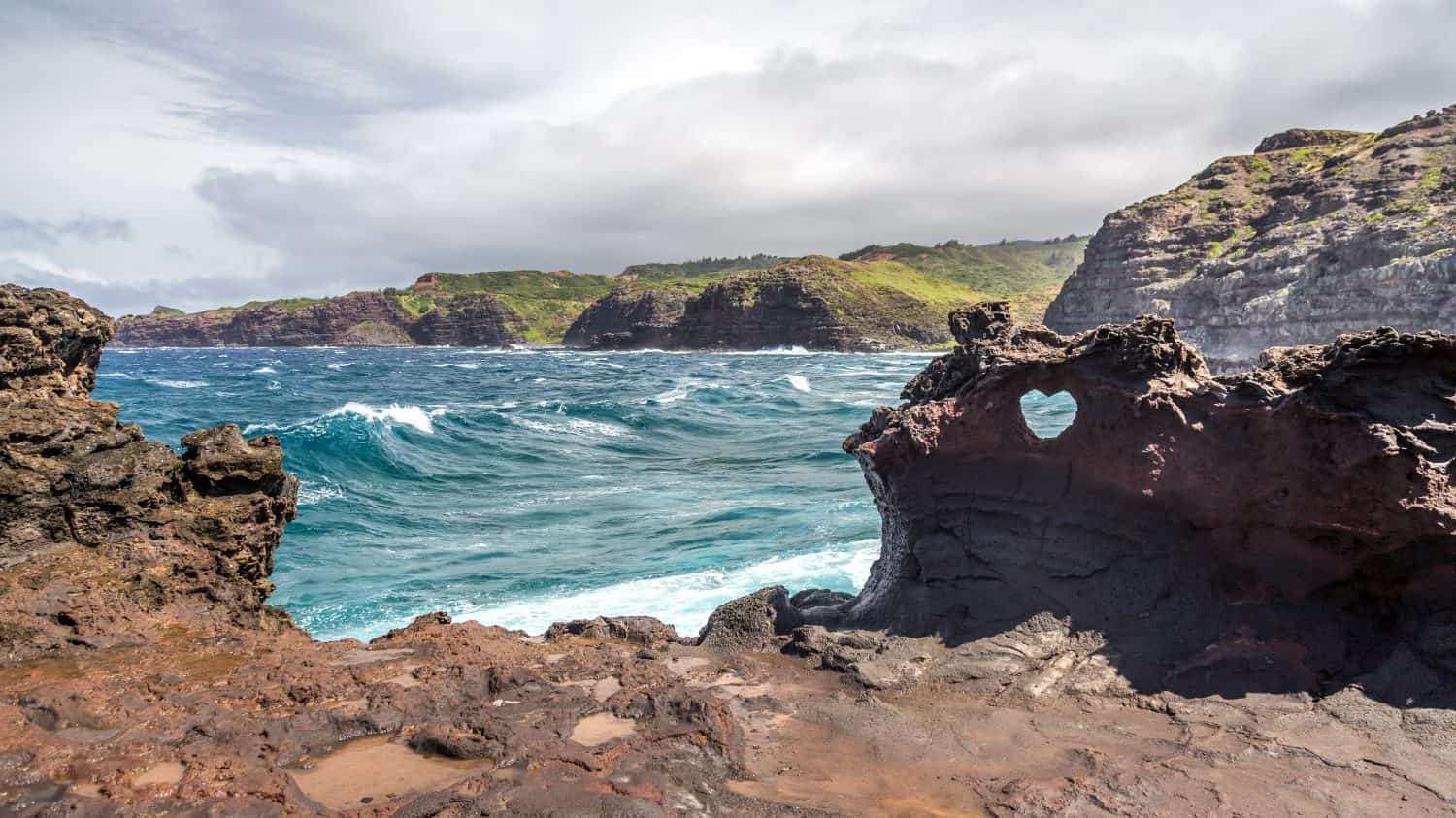 The 10 Best Hawaii Beaches for a Romantic Couple Getaway