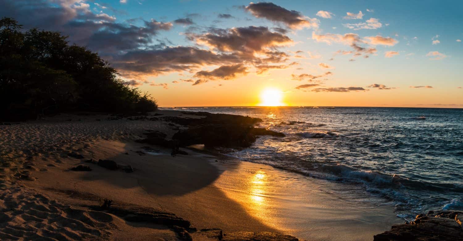 The 10 Best Hawaii Beaches for a Romantic Couple Getaway