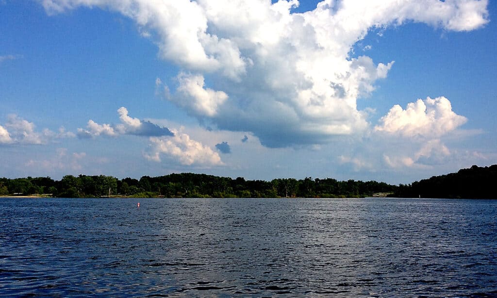 The 5 Best Lakes in Illinois That Have Sandy Beaches