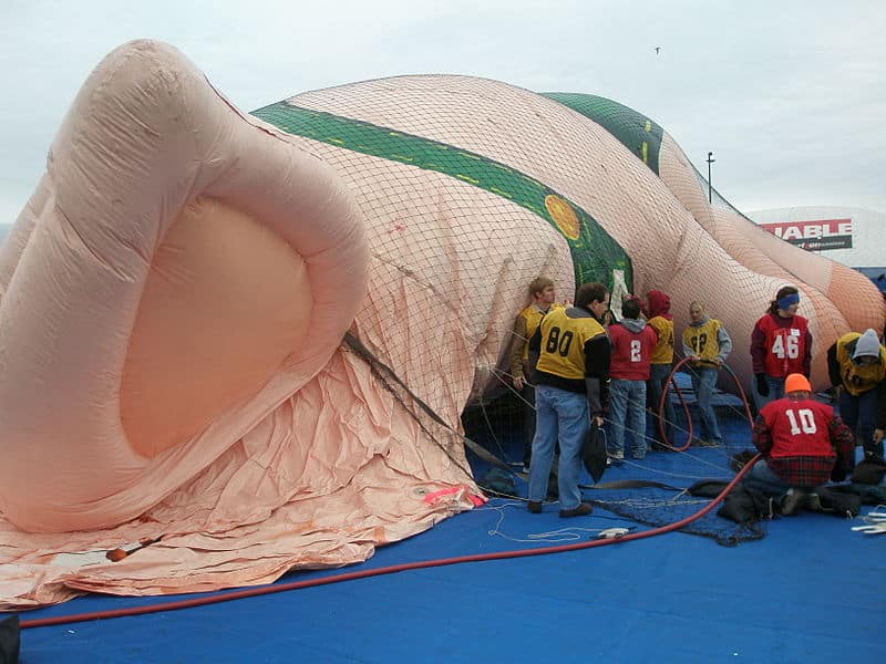 Discover the Top 8 Largest Parades in the United States - A-Z Animals