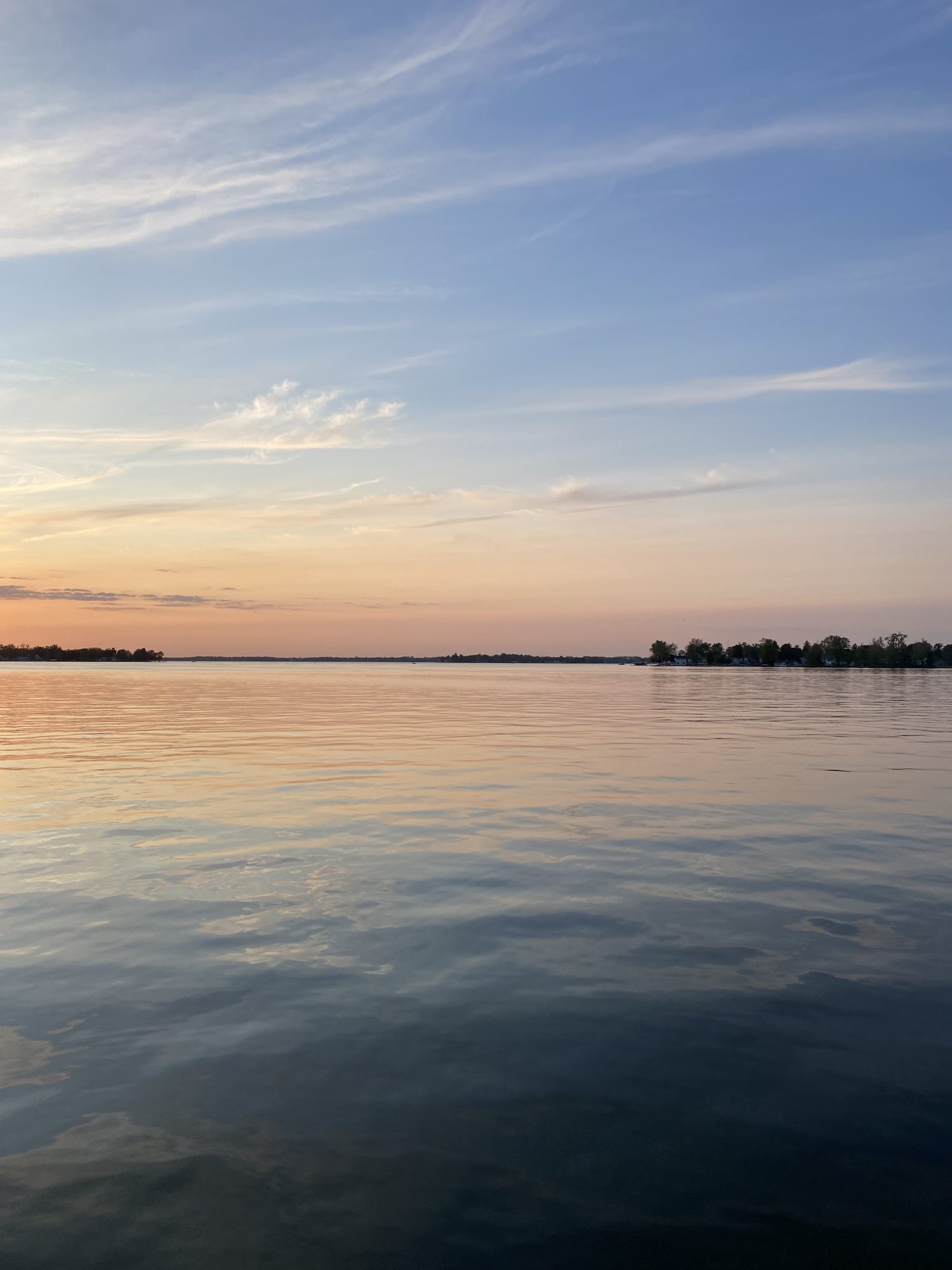 10 Lakes In Indiana That Completely Freeze Over in the Winter