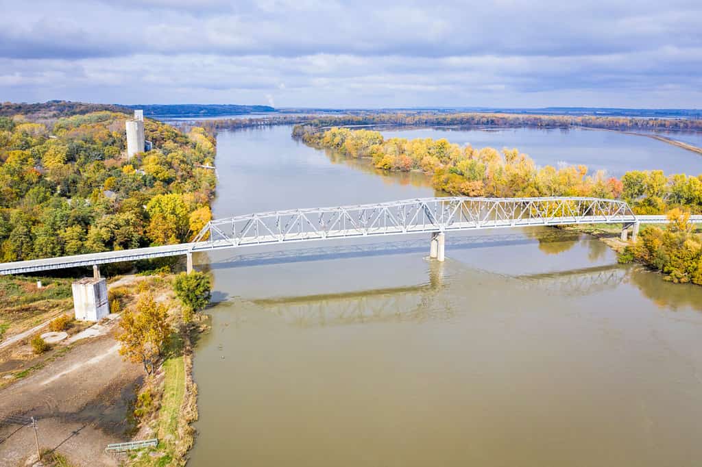 9 Things the Missouri River Is Known For and People Love and Hate About It