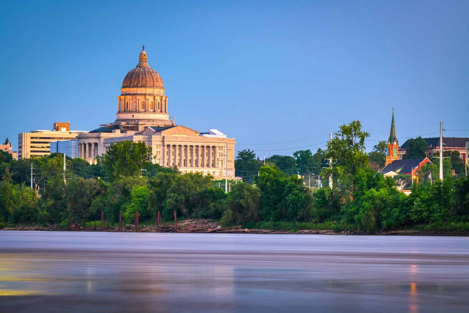 9 Things the Missouri River Is Known For and People Love and Hate About It