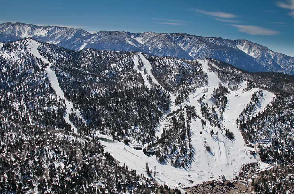 Snow in Big Bear: Peak Timing and Average Amounts