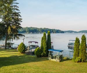 10 Lakes In New Jersey That Completely Freeze Over in the Winter