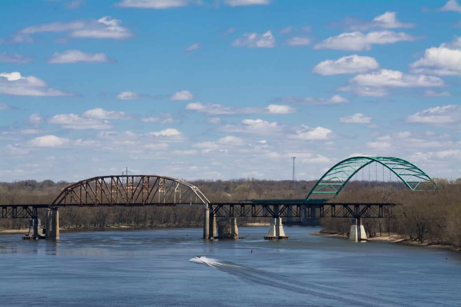 Discover the 15 Longest Bridges in Illinois