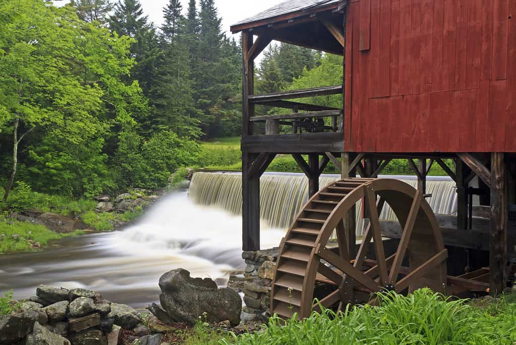 Where is Vermont? See its Map Location and Surrounding States