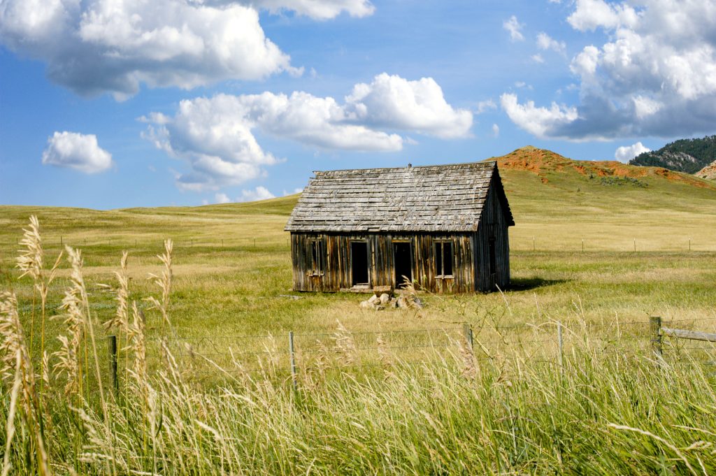 16 Must-Visit Small Towns in South Dakota