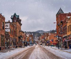 16 Must-Visit Small Towns in South Dakota