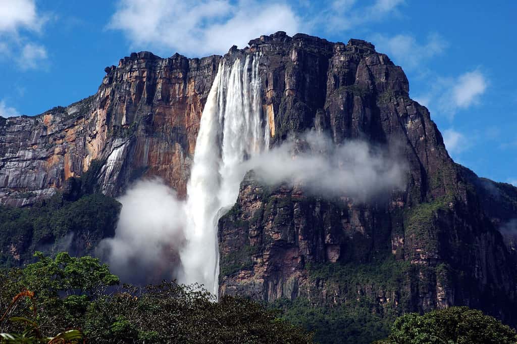 Discover the Amazing Tabletop Mountains (Tepuis) of Venezuela