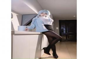 The widowed Snow Girl COS, the black silk and little facial expressions are simply loved.