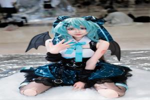 Miku Future Little Devil COS, with a hole in the stockings, I love it so much